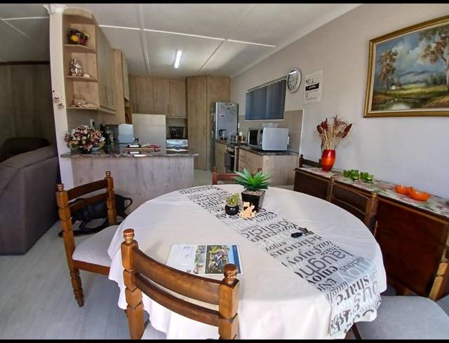 4 BEDROOM HOUSE FOR SALE IN STILBAAI-WES